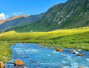 板出炉！省文旅联合推荐10 条精品线覆盖麻将胡了2试玩2026 四川纯玩线路天花(图2)